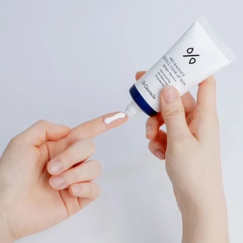 Сонцезахисний освітлювальний крем з пробіотиками Dr.Ceuracle Pro Balance Biotics Clear Up Sun SPF 50+ PA++++ 50 ml