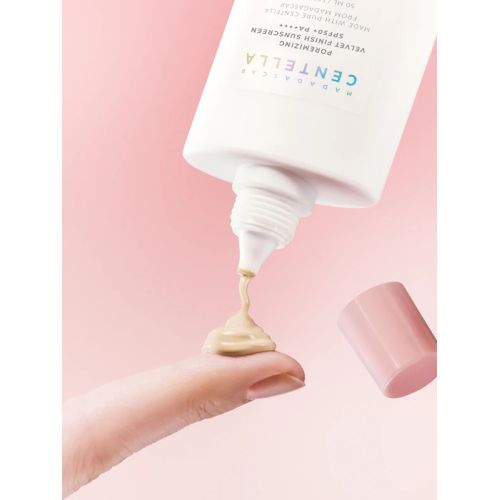 Сонцезахисний крем Skin1004 Madagascar Centella Poremizing Velvet Finish Sunscreen SPF 50+ PA++++ для зменшення пор та матування шкіри обличчя, 50 мл