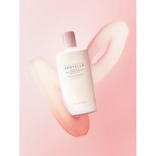 Солнцезащитный крем Skin1004 Madagascar Centella Poremizing Velvet Finish Sunscreen SPF 50+ PA++++ для сужения пор и матирования кожи лица, 50 мл